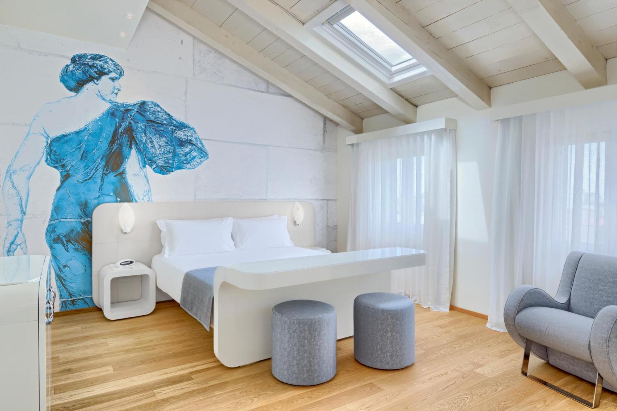 Superior Double or Twin Room,1274543203:JPEG